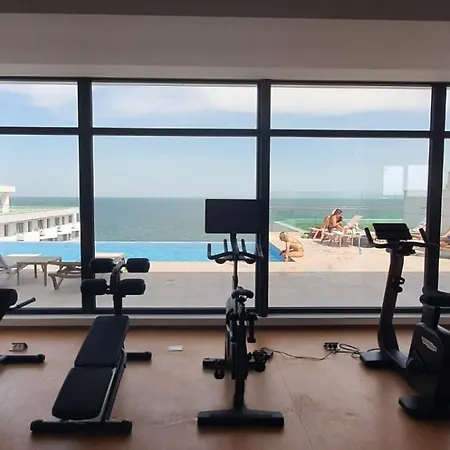 Premium - Infinity Rooftop Pool & Private Parking * Năvodari
