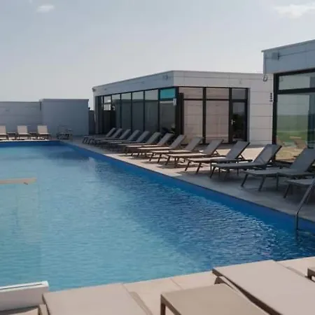 Premium - Infinity Rooftop Pool & Private Parking *