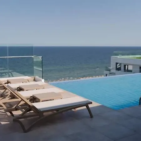 Premium - Infinity Rooftop Pool & Private Parking Appartamento *