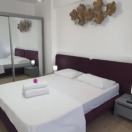 Premium - Infinity Rooftop Pool & Private Parking Apartment