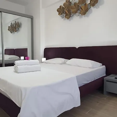 Premium - Infinity Rooftop Pool & Private Parking Apartment Navodari