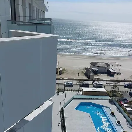 Apartment Premium - Infinity Rooftop Pool & Private Parking Navodari