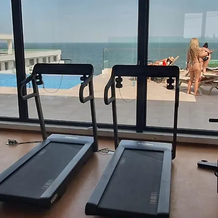 Premium - Infinity Rooftop Pool & Private Parking *