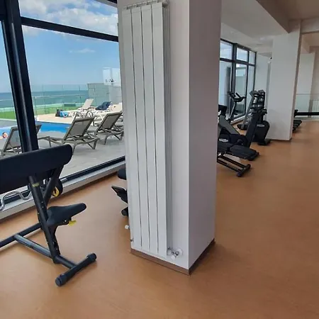 Premium - Infinity Rooftop Pool & Private Parking * Năvodari